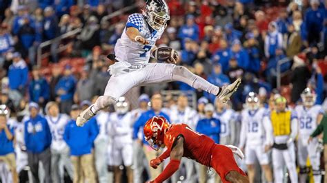 Predicting each game of Kentucky’s 2022 football season.